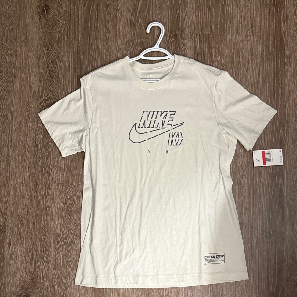 BRAND NEW Nike Men's Cream Graphic Tee